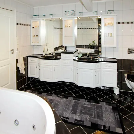 Holiday home 8 Person In Lindesnes *