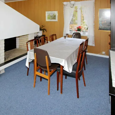 8 Person In Lindesnes Tryland
